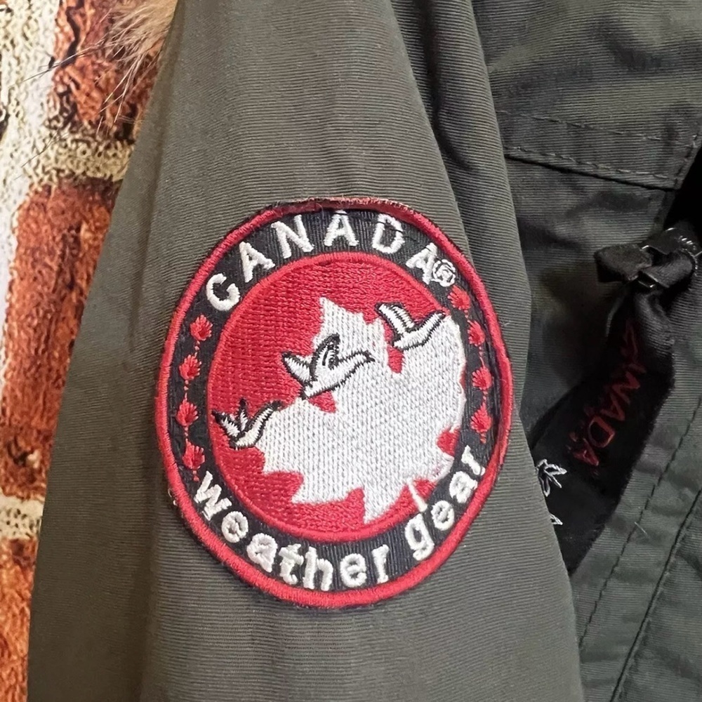 Canada Weather Gear Youth Winter Coat with Hood – Size L (14/16) - Picture 6 of 9